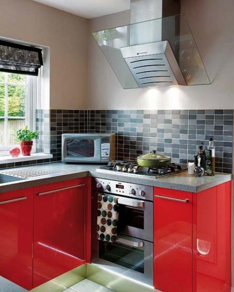 Блестящие красные фасады - хороший выбор для кухни в современно стиле.